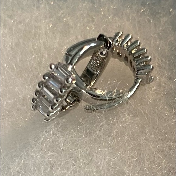 NEW Silver earrings #1 - Picture 2 of 5